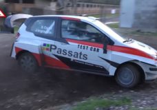 Heerlijke parodie op Ogiers Toyota WRC test