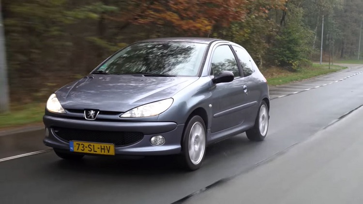 Peugeot 206 1.6 met 465.296 km