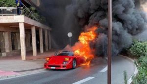 Ferrari F40 gaat in vlammen op in Monaco