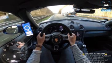 Porsche 718 Spyder knalt naar topsnelheid op de Autobahn