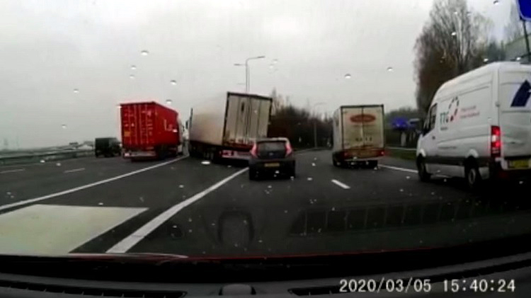 Vrachtwagen a15 ridderkerk