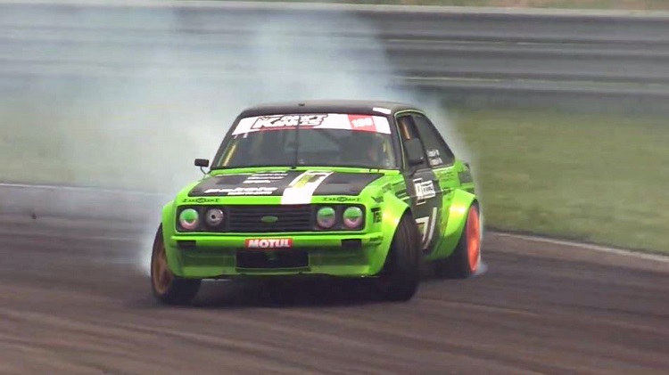 Ford Escort MK2 drifting