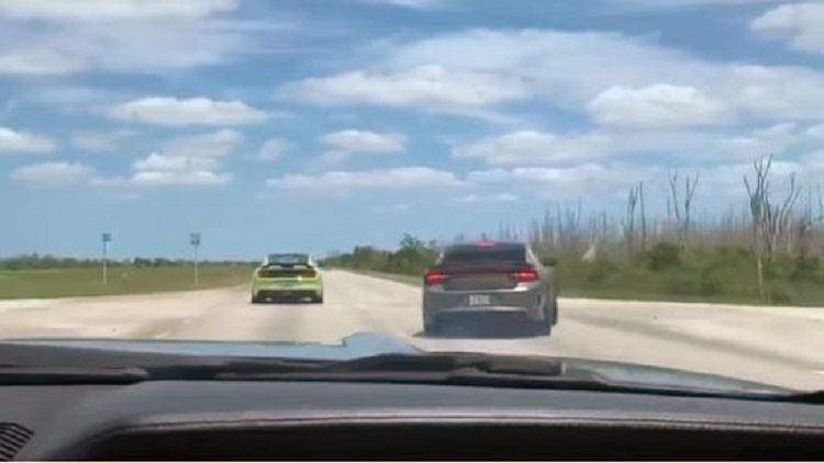 Dodge Charger Hellcat vs Ford Mustang Shelby GT500