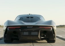 McLaren Speedtail haalt 403 kmh op landingsbaan