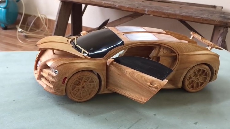 YouTuber maakt prachtige houten schaalmodellen