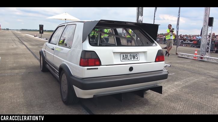 Deze Volkswagen Golf 2 heeft 950 pk op de voorwielen