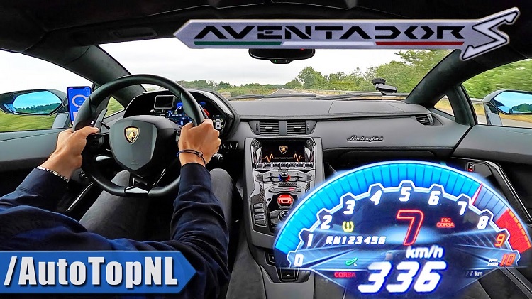 Zie de Lamborghini Aventador S naar 336 kmh accelereren