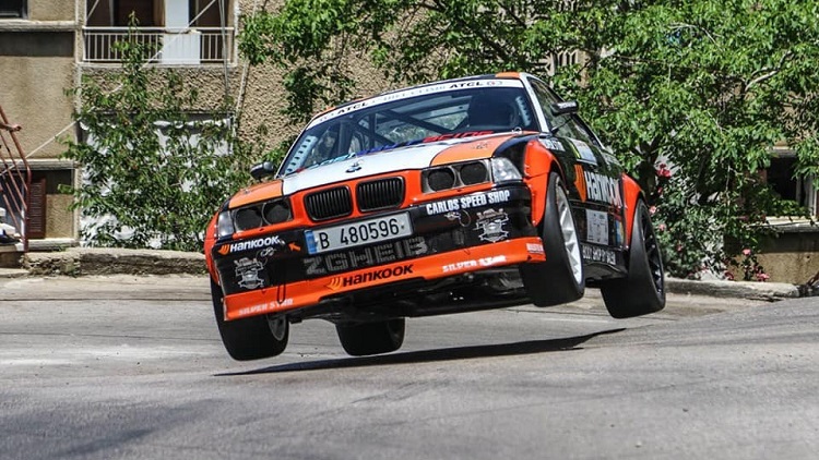 BMW E36 met S54-motor vliegt over Hillclimb