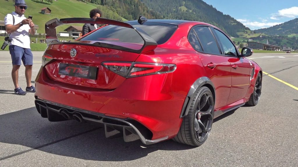 Alfa Romeo Giulia GTAm voor het eerst in actie