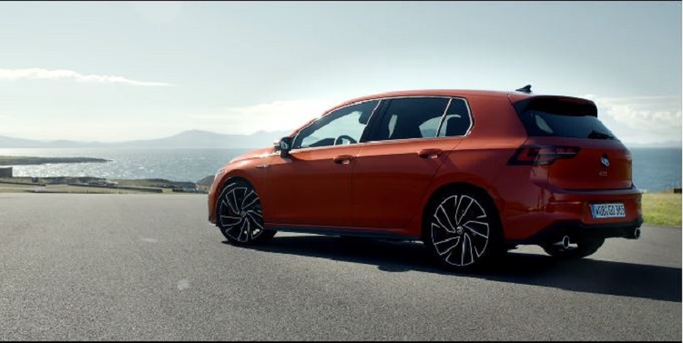 Volkswagen Golf GTI Mk8 op Anglesey Circuit