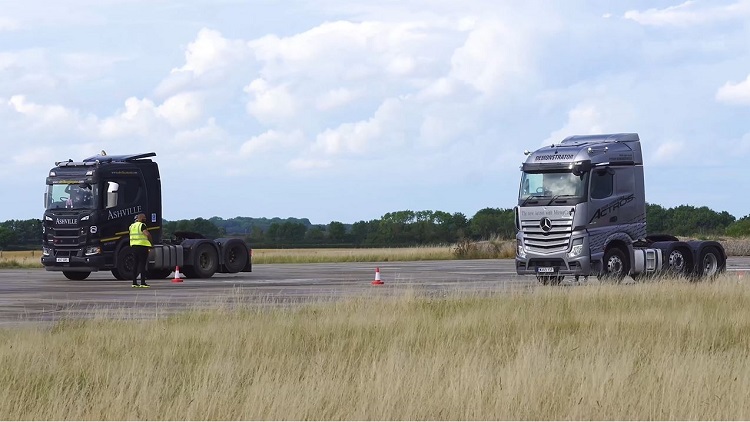 Mercedes Actros vs Scania R500 Dragrace & Remtest