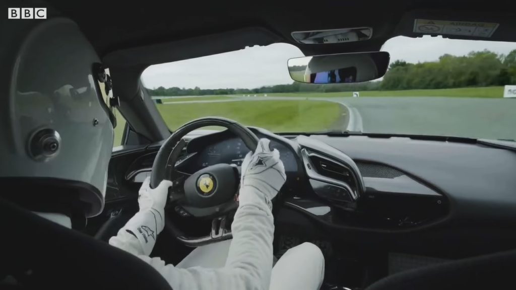 Onboard bij The Stig in de Ferrari SF90