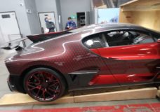 Unboxing van een $5 Million Bugatti Divo