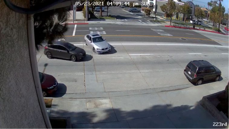 BMW-bestuurder probeert donut midden op straat