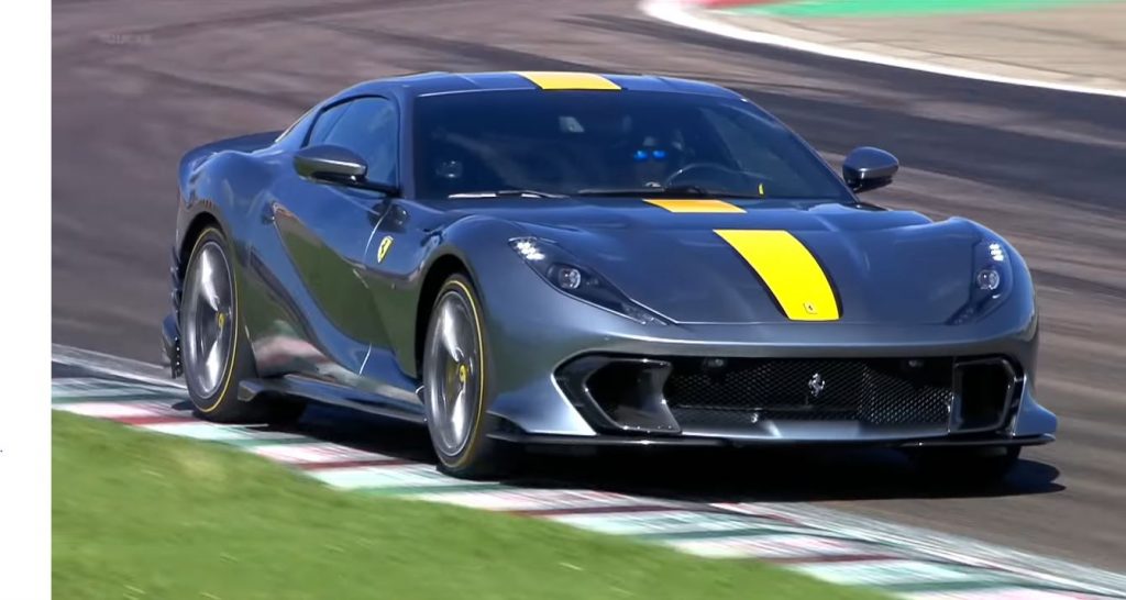 Ferrari 812 Competizione gaat voluit over Fiorano!