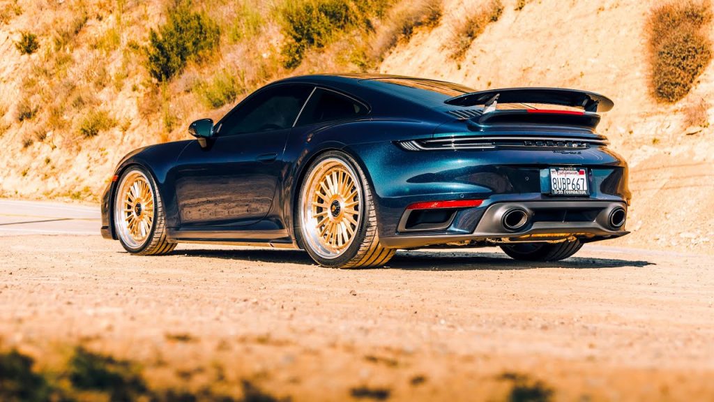 Porsche 992 Turbo S met Vossen Wheels