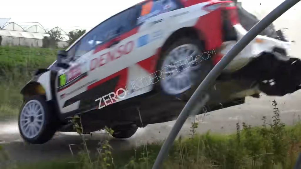 Cameraman op haar na gemist door crashende Toyota Yaris WRC