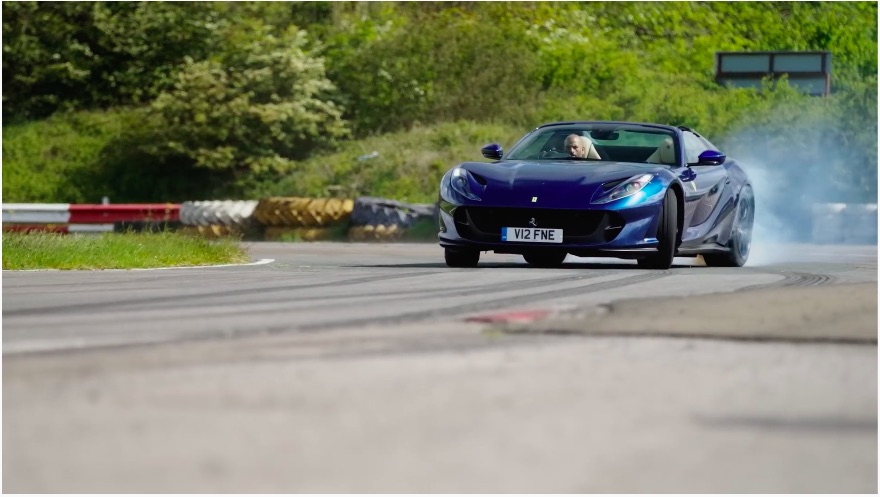 Chris Harris test de Ferrari 812 GTS