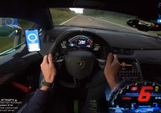Lamborghini Aventador SVJ naar 344 kmh op Autobahn