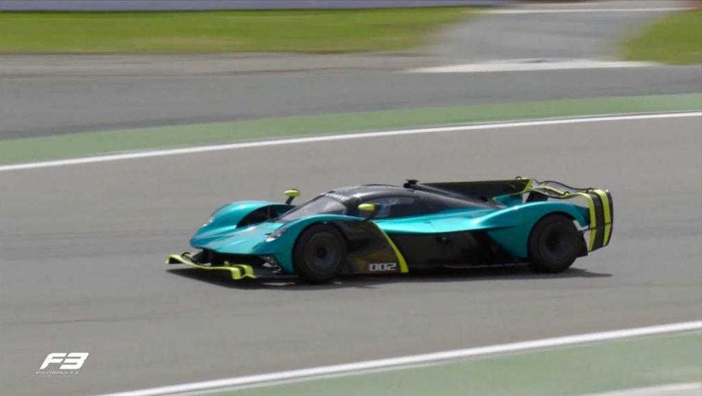 Aston Martin Valkyrie AMR Pro laat zijn V12 horen