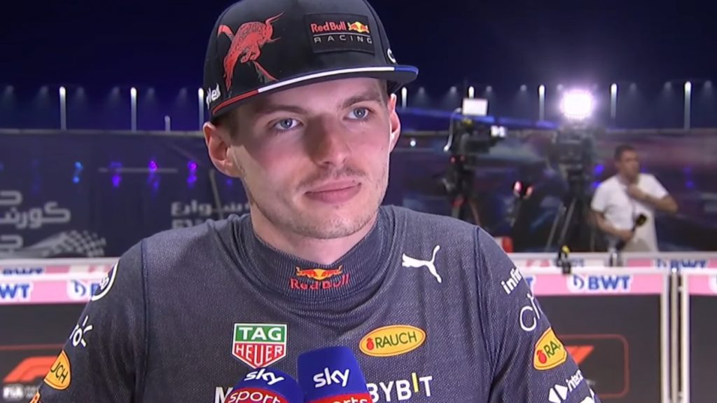 Max Verstappen reageert op duel met Leclerc in Jeddah