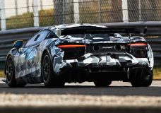 McLaren Artura GT4 gespot op Monza