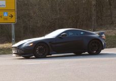 Nieuwe Aston Martin V12 Vantage gespot