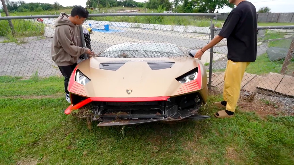 YouTuber crasht met Huracan STO