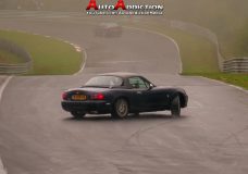Nürburgring + Regen = Glibberen en Glijden