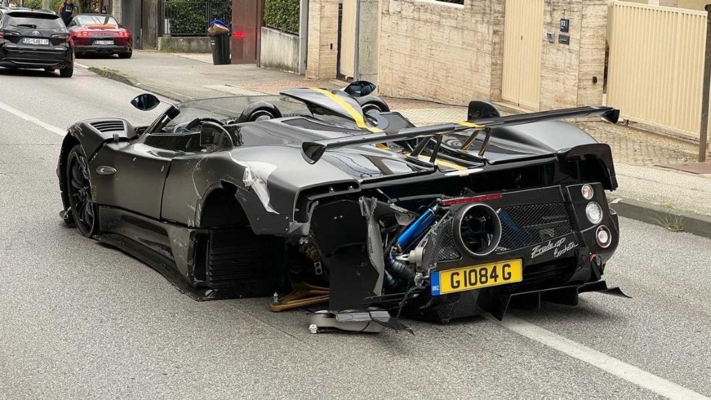 pagani-zonda-hp-barchetta-crash