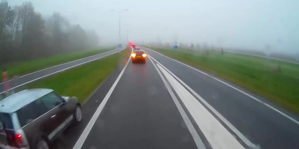 Nog even snel invoegen voor de vrachtwagen