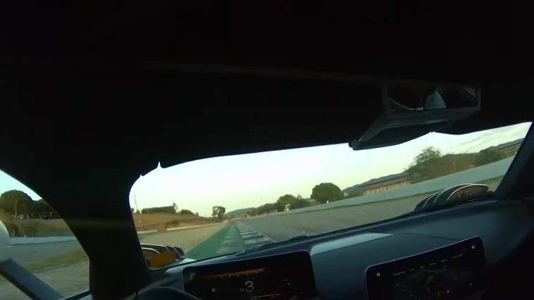 POV Video van Mercedes-AMG One op Circuit Barcelona
