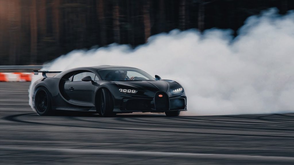 Bugatti Chiron Pur Sport doet enorme AWD Drift