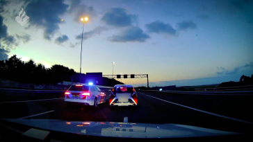 Gestolen Toyota Aygo probeert te vluchten voor politie