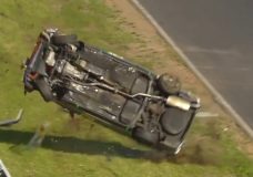 BMW E30 crasht zwaar op de Nürburgring