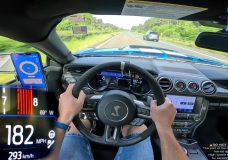 Shelby GT500 buldert naar 293 kmh op Autobahn