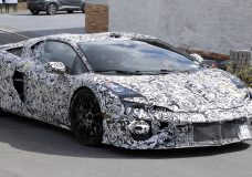 Nieuwe Lamborghini supercar gespot met hybride turbomotor