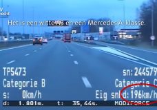 Politie vordert rijbewijzen Audi- én Mercedes-bestuurder in