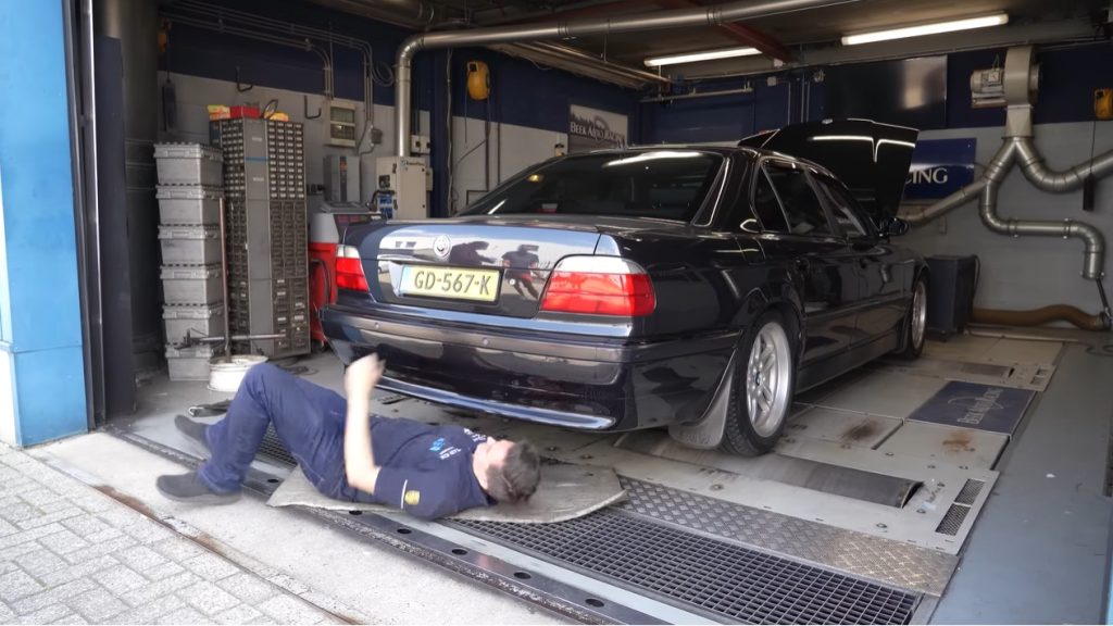 BMW E38 740