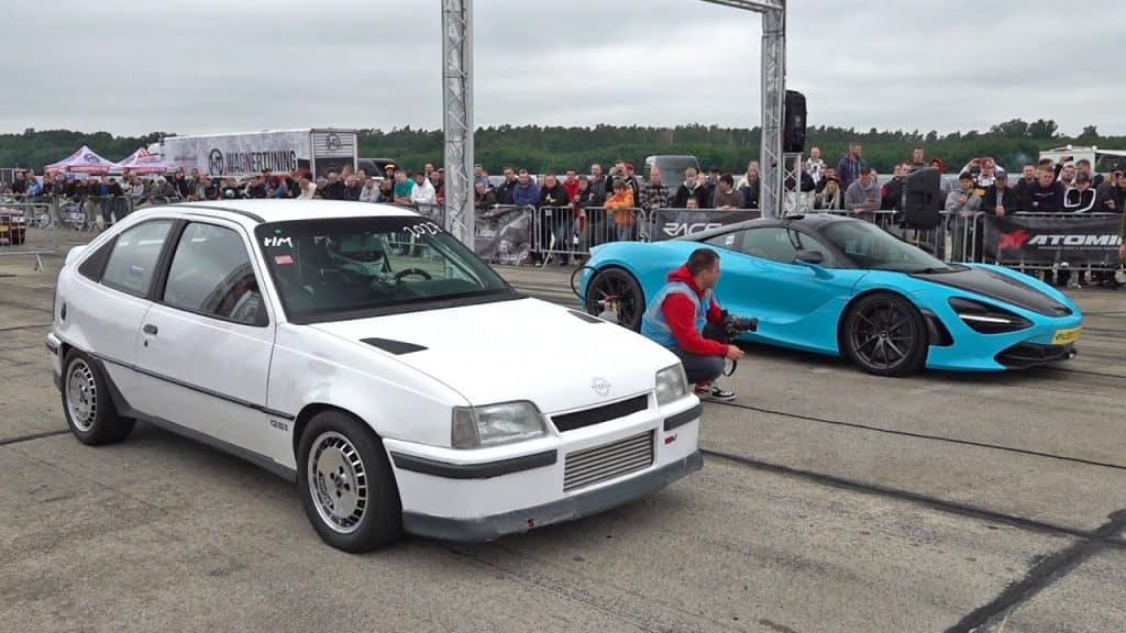 Opel Kadett GSI vs McLaren 720S