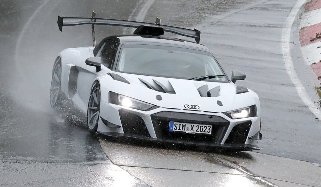 Audi-R8-LMS-GT2-Nurburgring