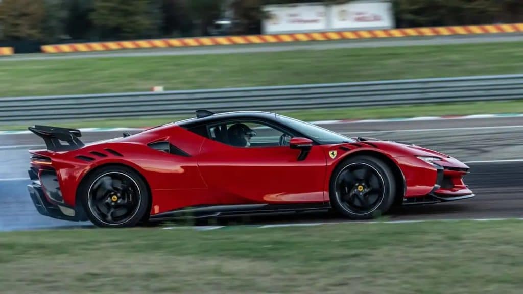 ferrari-sf90-xx-stradale-test