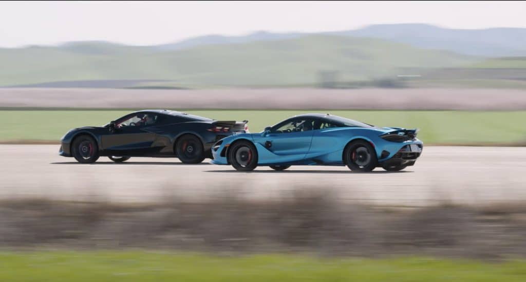 U-DRAG RACE: McLaren 750S vs. Chevrolet Corvette E-Ray