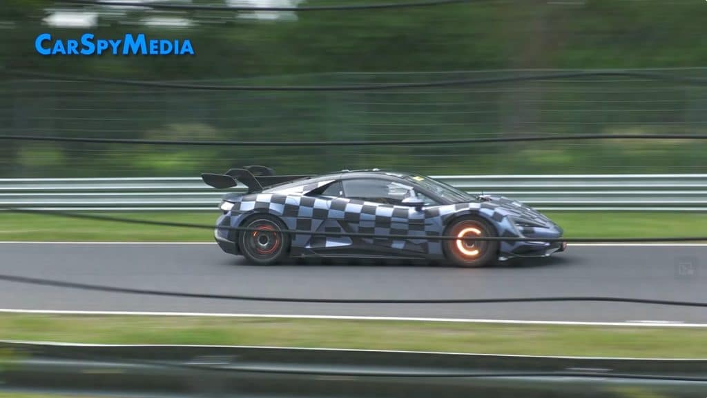 BYD Yangwang U9 Prototype Test op de Nürburgring