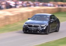 Nieuwe BMW M5 oogt log en loeizwaar op Goodwood