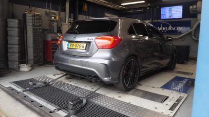 Op de Rollenbank - Mercedes-AMG A45