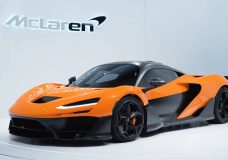 McLaren W1 nader bekeken