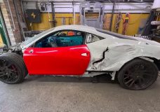 Arthur Tussik repareert een gecrashte Ferrari 458 Italia