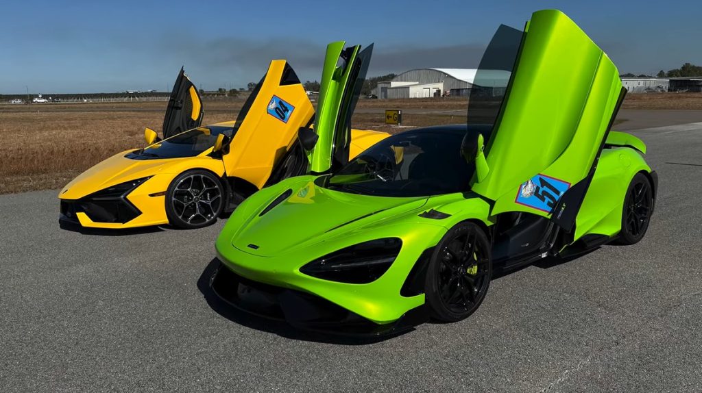 Lamborghini Revuelto vs McLaren 765LT